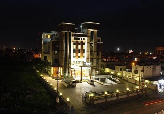 Hotel Saffron Leaf